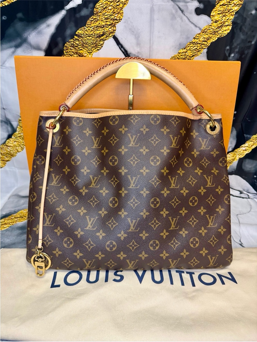 Louis Vuitton Artsy Mn Monogram Canvas Shoulder Bag